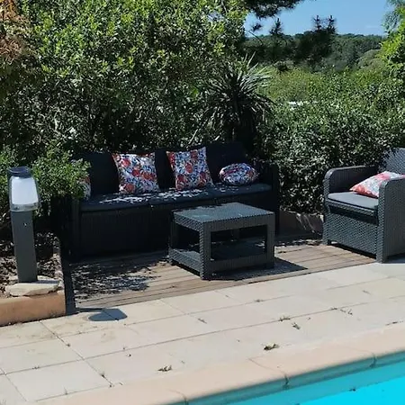 Jolie Mazet Avec Piscine Privée ! Nîmes